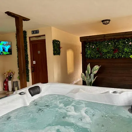 Hotel семеен ажур 2*