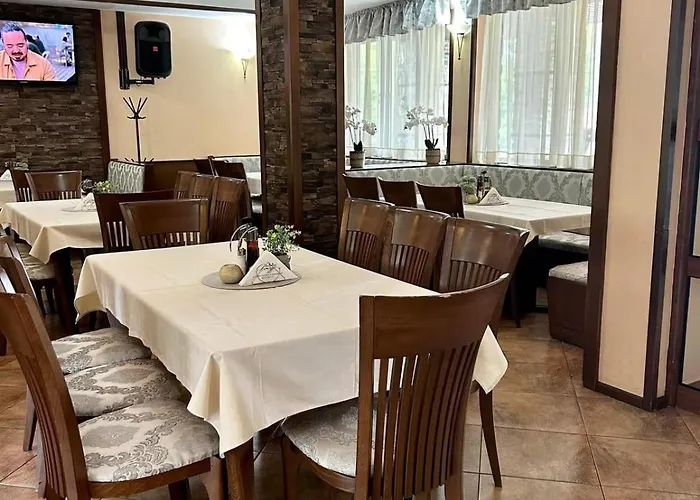 семеен ажур Хотел 2*